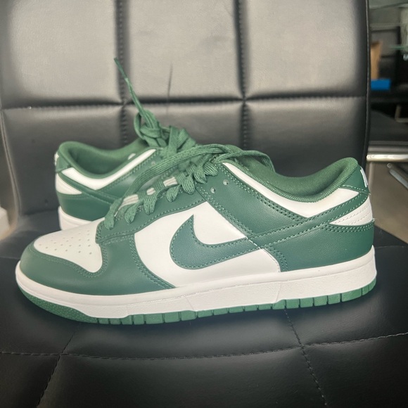 Nike Dunk Low ‘Michigan State’ Size 9 - Picture 4 of 6